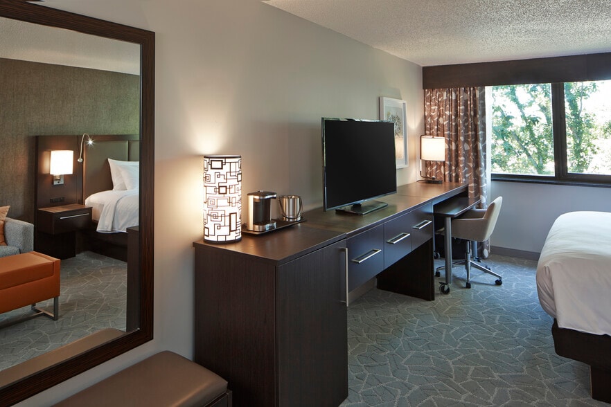 More Photos Of 4386 Chamblee Dunwoody Rd, Atlanta Hotel For Sale