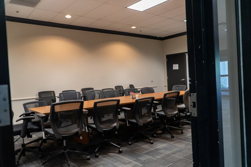 More Photos Of 500 Industrial Dr, Hamilton Industrial For Sale