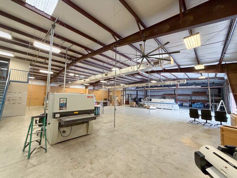 More Photos Of 3642 Bacor Rd, Houston Warehouse For Sale