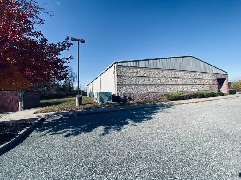 More Photos Of 553 Beckett Rd, Swedesboro Health Club For Lease