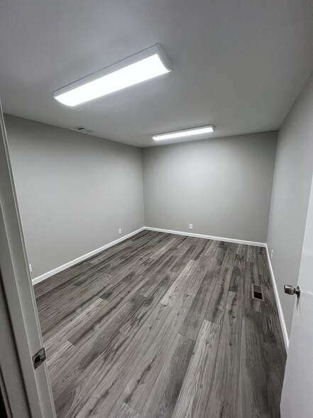 More Photos Of 2403 Kline Ave, Nashville Warehouse For Lease