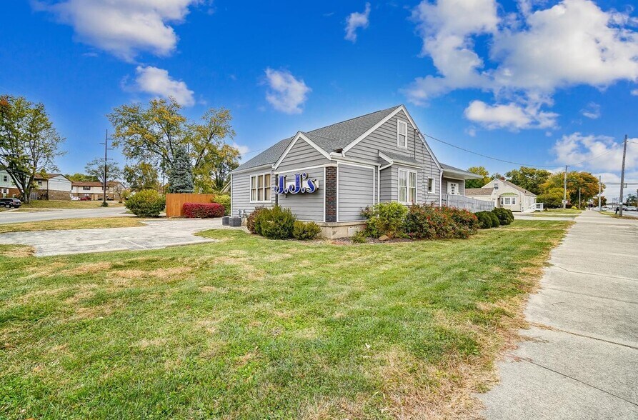 More Photos Of 5160 Winton Rd, Fairfield Freestanding For Sale