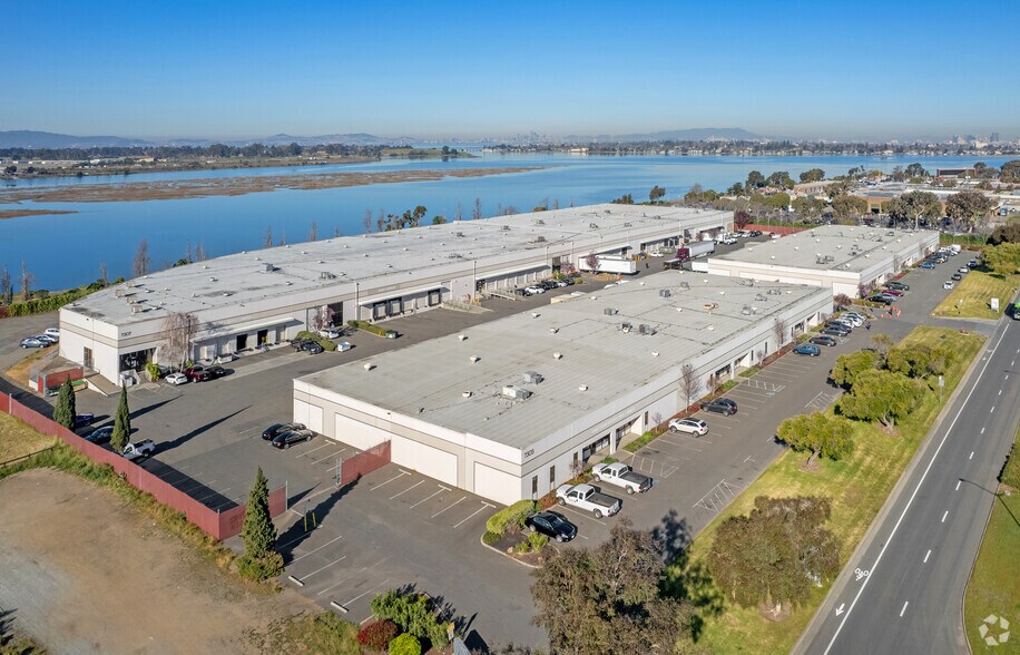 More Photos Of 7307 Edgewater Dr, Oakland Unknown For Lease