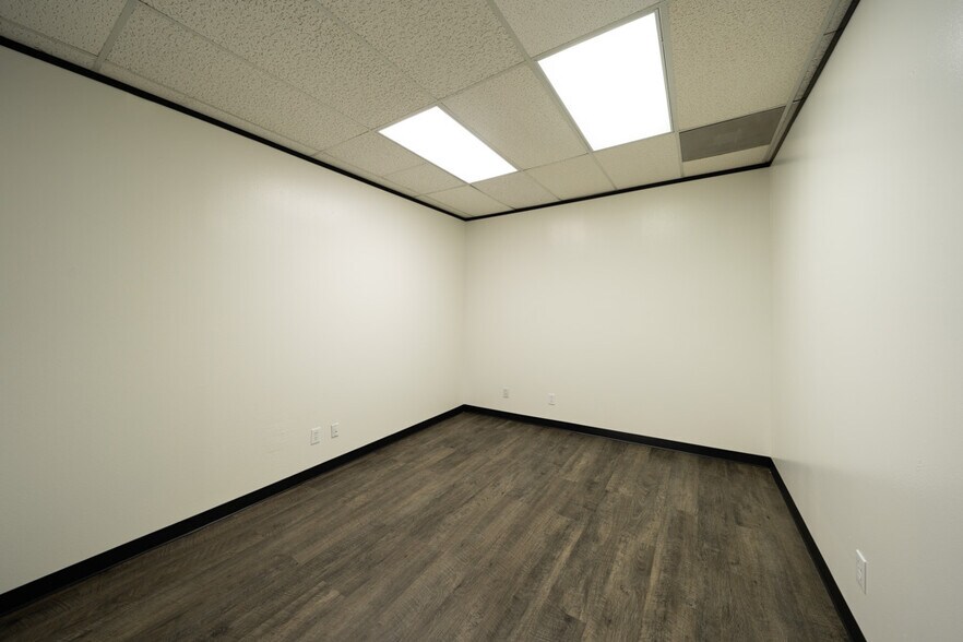 More Photos Of 2501 Avenue J, Arlington Office For Lease