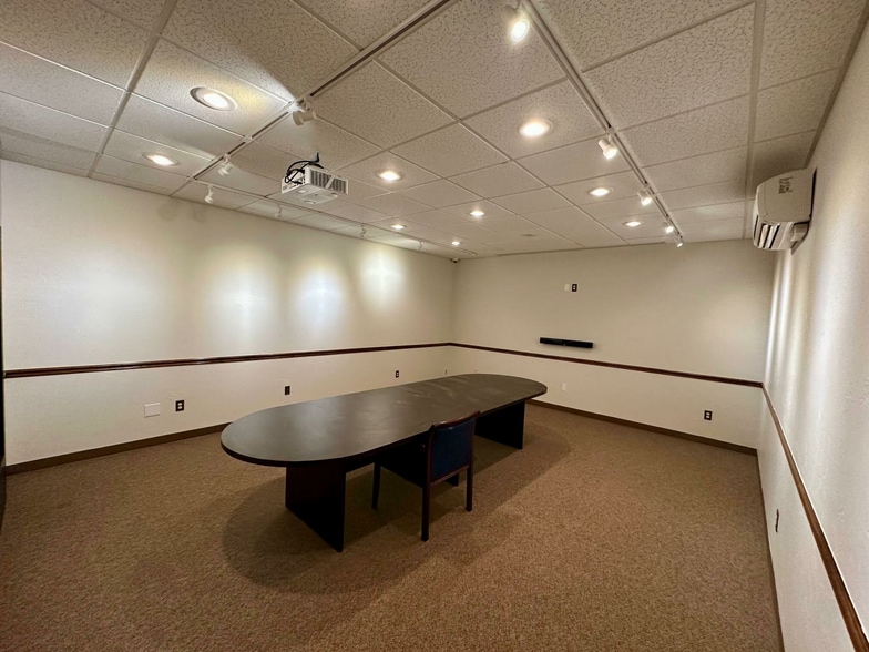 More Photos Of 4011 Business Park Dr, Amarillo Office For Lease