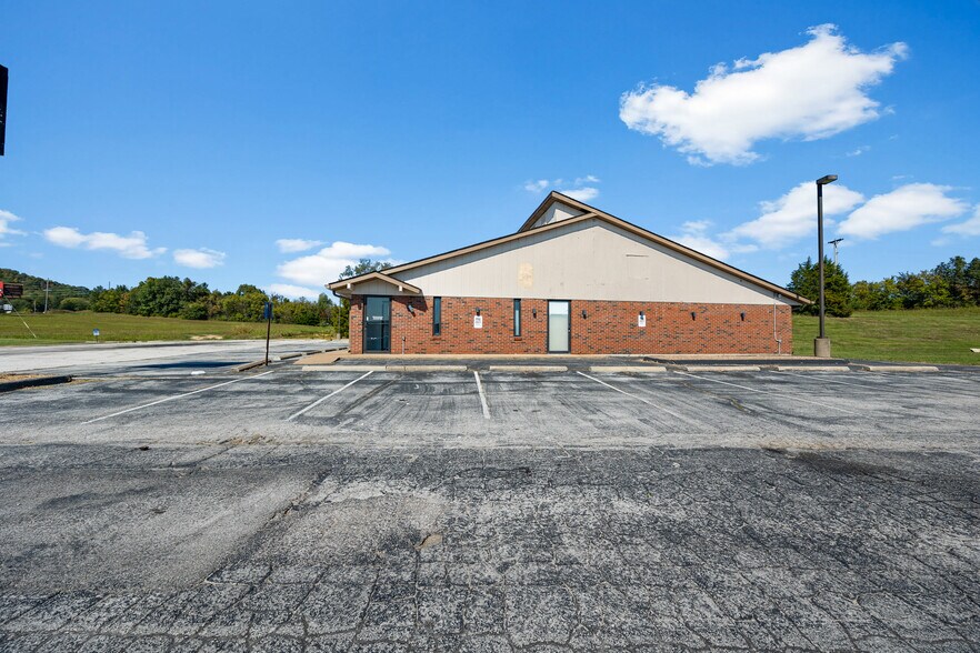 More Photos Of 8600 Daniel Dunkin Commercial Blvd, Pevely General Retail For Sale