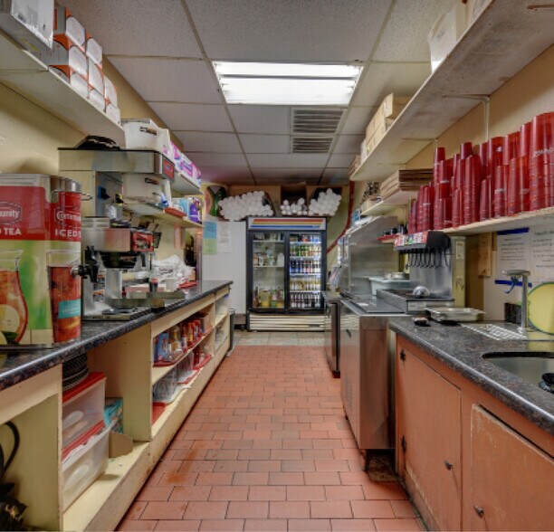 More Photos Of 300 N Bryan Ave, Bryan Restaurant For Sale