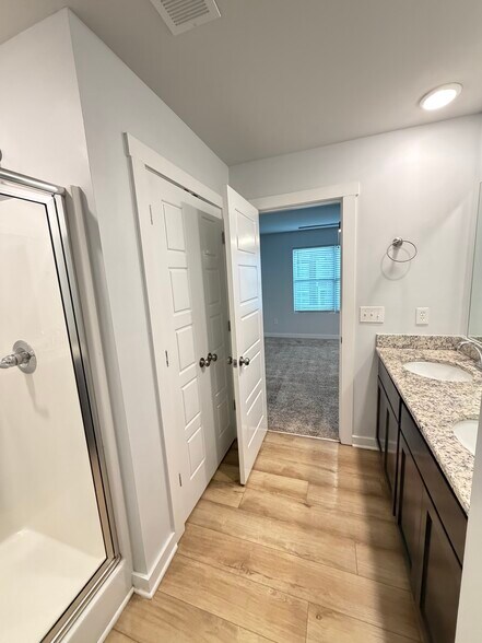 More Photos Of 422 Falls Pt SW, Madison Flex For Sale