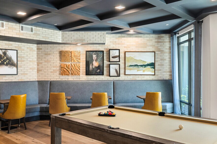 More Photos Of 930 W Mallard Creek Church Rd, Charlotte Apartments For Lease