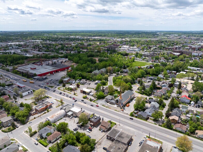 More Photos Of 96 Boul Du Curé-Labelle, Sainte-therese Freestanding For Sale