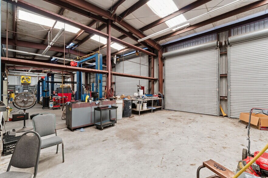 More Photos Of 11 W Magnolia St, Davenport Warehouse For Sale
