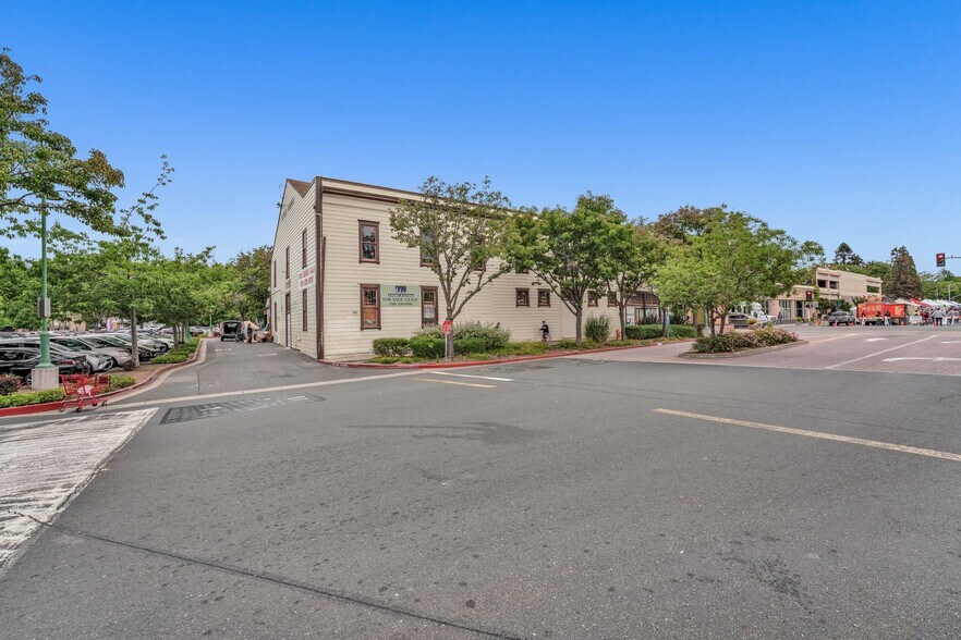 More Photos Of 808 B St, Hayward General Retail For Lease