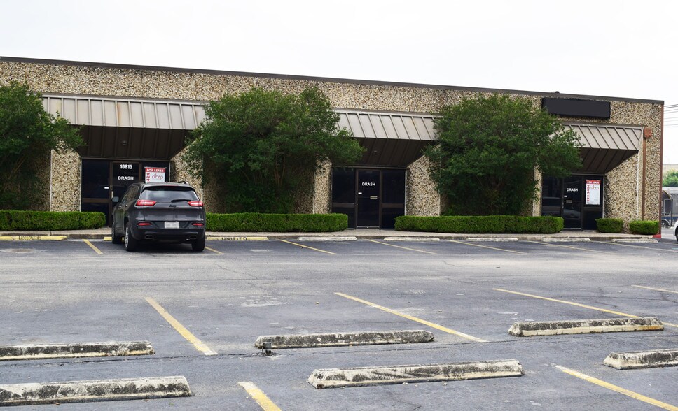 More Photos Of 10801-10817 Nacogdoches Rd, San Antonio Showroom For Lease