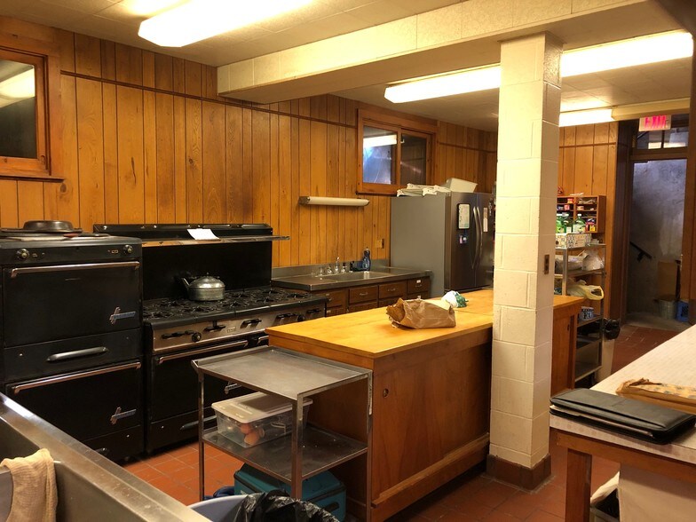 More Photos Of 109 Church St, Palmyra Religious Facility For Sale