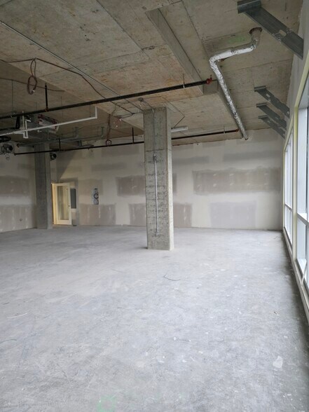 More Photos Of 19220 72 Av, Surrey General Retail For Lease