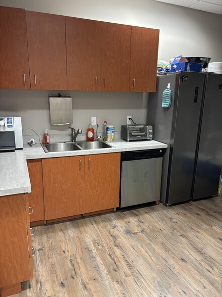 More Photos Of 14239 W Bell Rd, Surprise Office For Lease