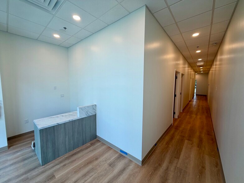 More Photos Of 1 Riverside Ave, Jacksonville Freestanding For Lease