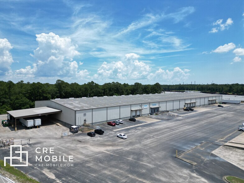 More Photos Of 252 Jacintoport Blvd, Saraland Warehouse For Lease