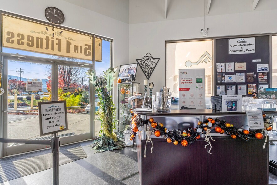 More Photos Of 1631 E Seltice Way, Post Falls Freestanding For Sale