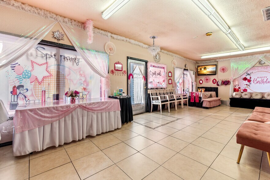 More Photos Of 4100-4102 W Magnolia Blvd, Burbank Storefront For Sale