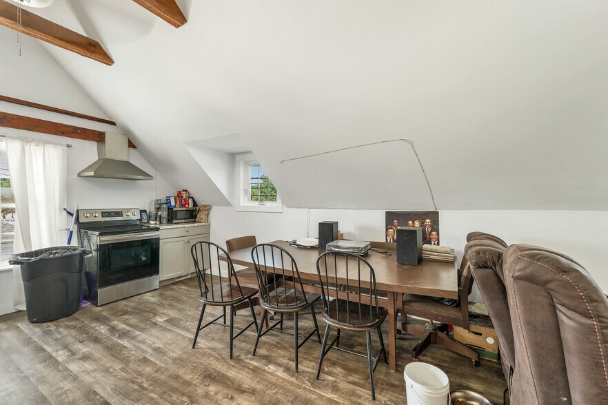 More Photos Of 40 Main St, Goffstown Restaurant For Sale