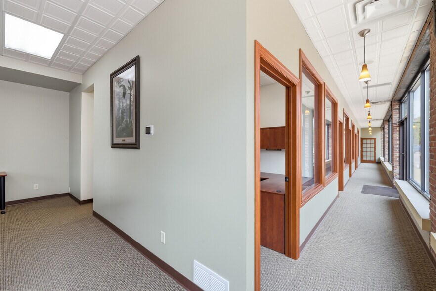 More Photos Of 200 S Minnesota Ave, Saint Peter Office For Sale