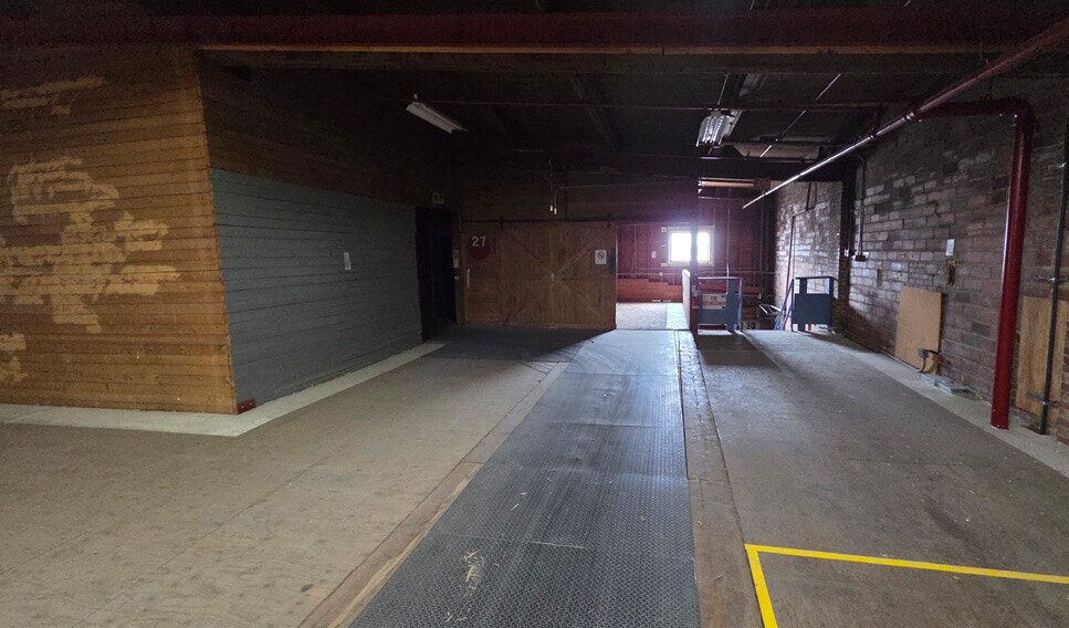 More Photos Of 131 22 St N, Lethbridge Refrigeration Cold Storage For Sale