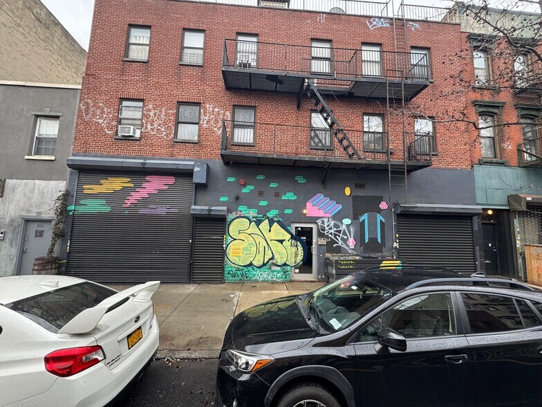 More Photos Of 346 Grand St, Brooklyn Apartments For Lease