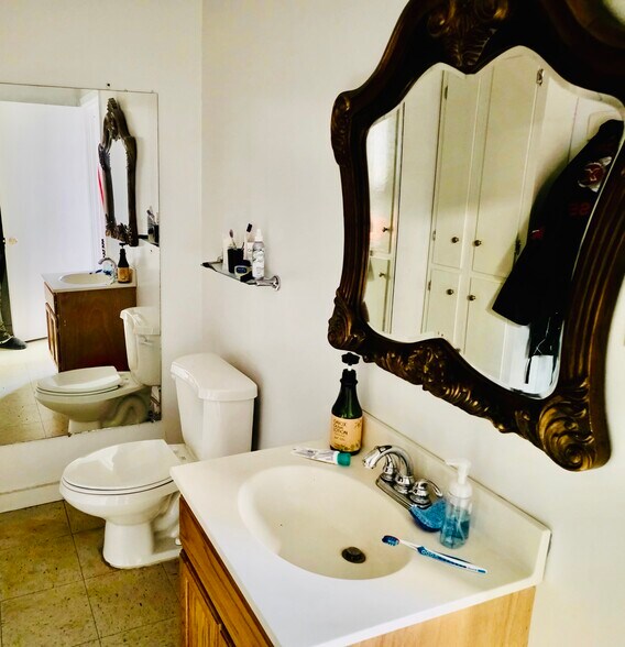 More Photos Of 100 Commercial Dr, Atoka General Retail For Sale