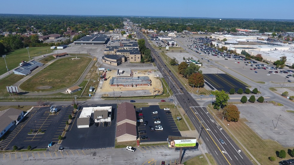More Photos Of 7510 Market St, Youngstown Storefront Retail Office For Lease
