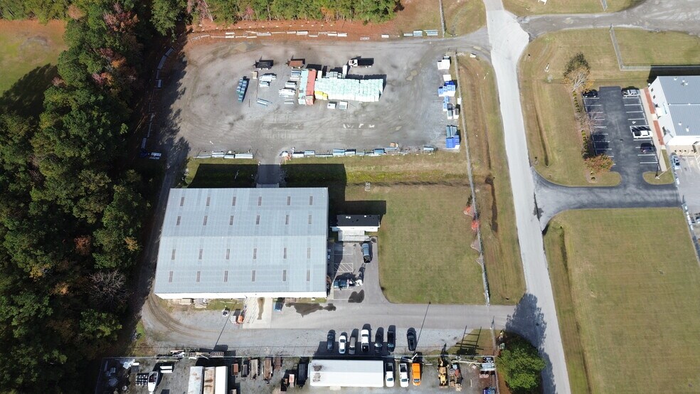 More Photos Of 1037 Taylors Creek Dr, Greenville Warehouse For Lease