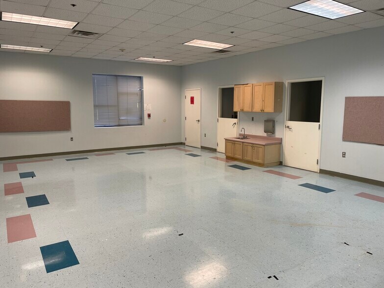 More Photos Of 6701 Crestwood Blvd, Birmingham Daycare Center For Sale