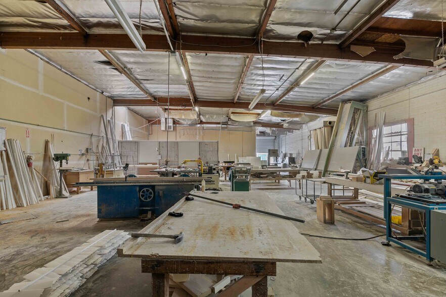 More Photos Of 8115 Lankershim Blvd, North Hollywood Warehouse For Lease