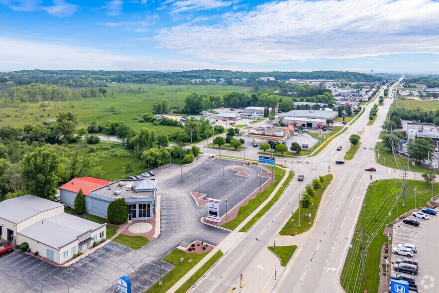 More Photos Of 3210 W Washington St, West Bend Auto Dealership For Lease