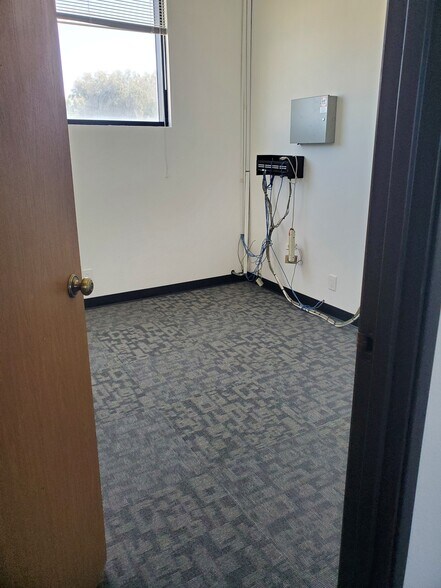 More Photos Of 90 Great Oaks Blvd, San Jose Research And Development For Lease