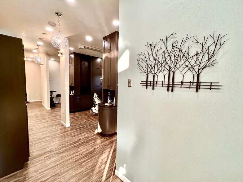 More Photos Of 800 Delnero Dr, Sonora Medical For Lease
