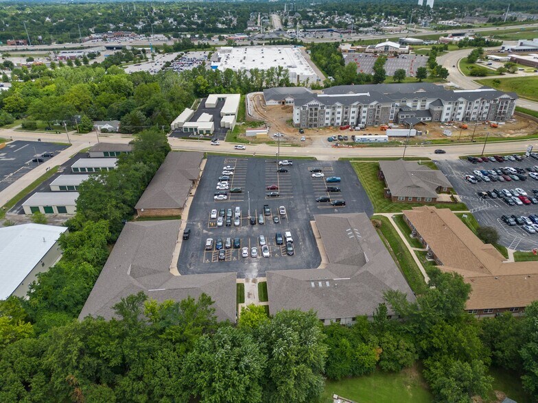 More Photos Of 3910 S Old Highway 94, Saint Charles Unknown For Lease