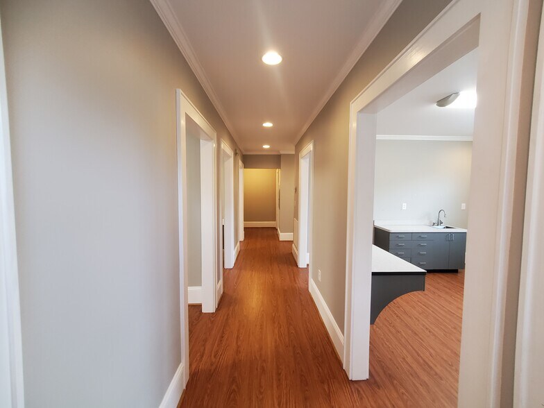 More Photos Of 1602 Grandin Rd SW, Roanoke Medical For Sale