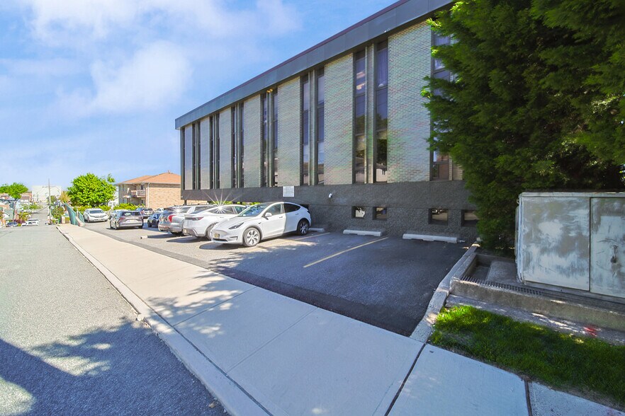 More Photos Of 1625 Anderson Ave, Fort Lee Medical For Lease