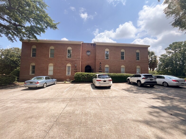 Primary Photo Of 914 Richland St, Columbia Office For Lease