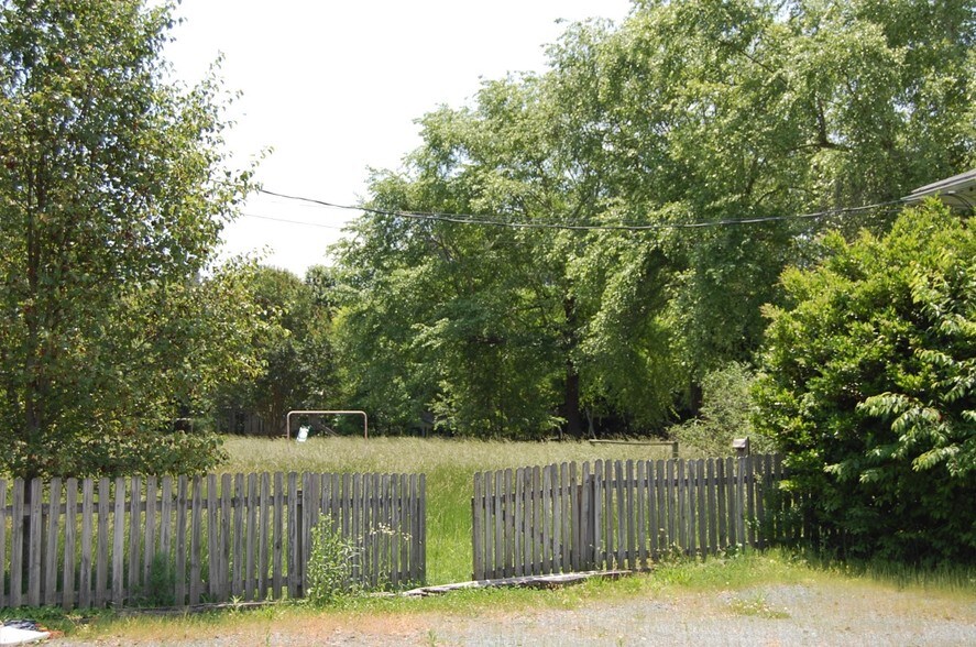 More Photos Of Weaver Dairy Rd @ MLK Jr Blvd, Chapel Hill Land For Sale