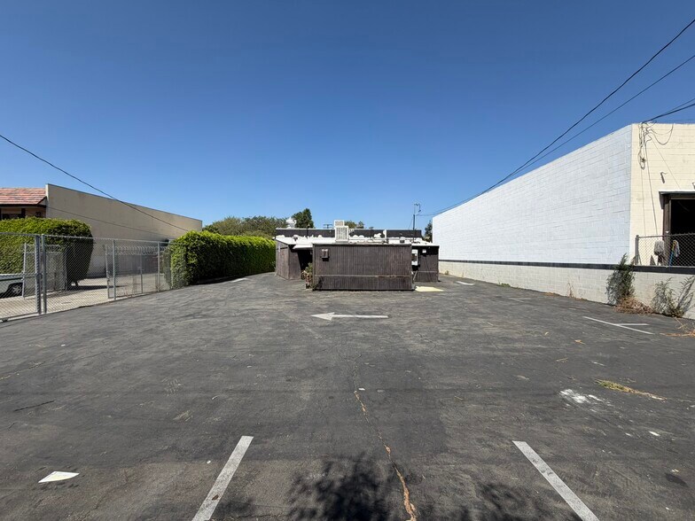 More Photos Of 470 S Rosemead Blvd, Pasadena General Retail For Sale