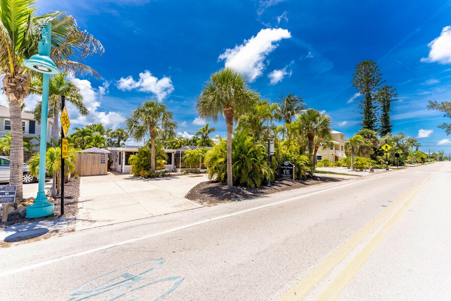 More Photos Of 1130 Gulf Blvd, Englewood Apartments For Sale