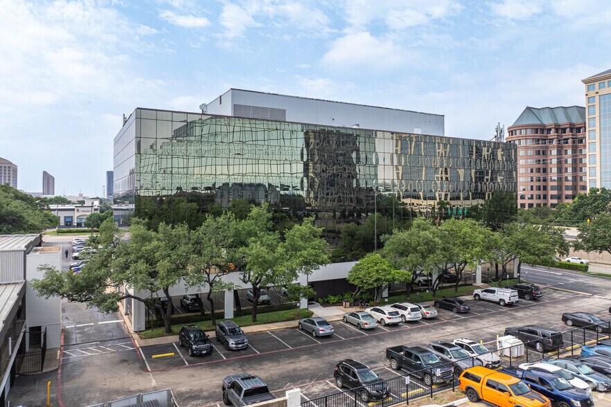 More Photos Of 14110 N Dallas Pky, Dallas Unknown For Lease