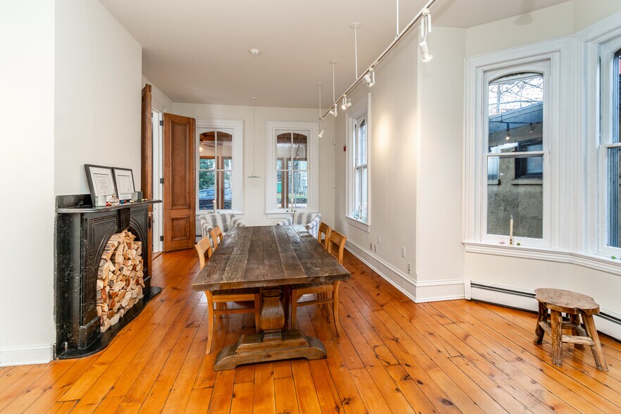 More Photos Of 24 N Main St, Lambertville Office For Sale