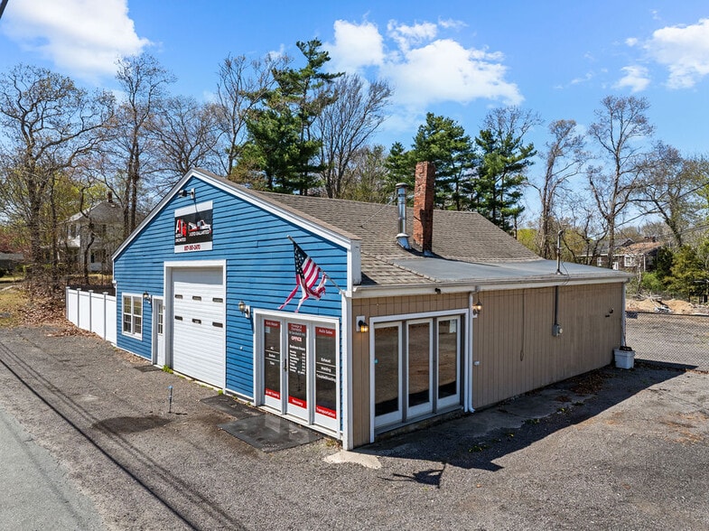 More Photos Of 58 Sandwich Rd, Wareham Auto Repair For Sale