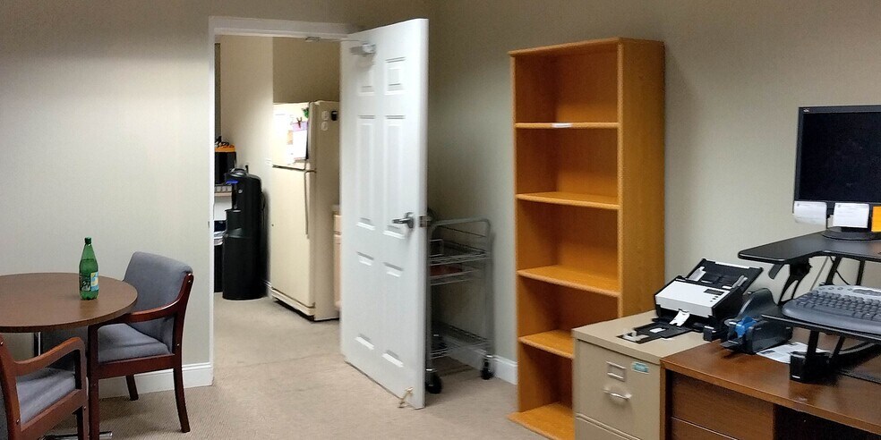 More Photos Of 7229 Albemarle Rd, Charlotte Office For Sale