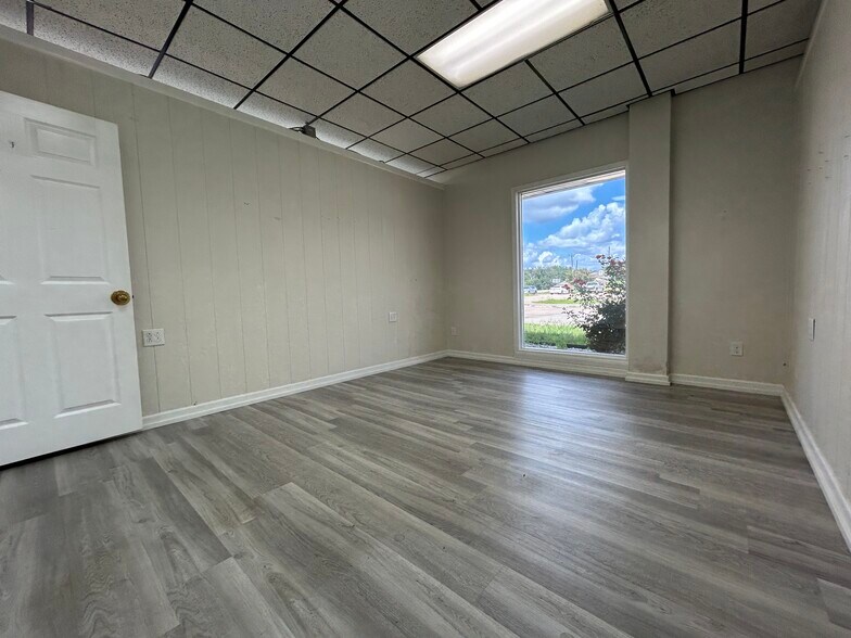 More Photos Of 440 S Hillcrest Dr, Sulphur Springs Medical For Sale