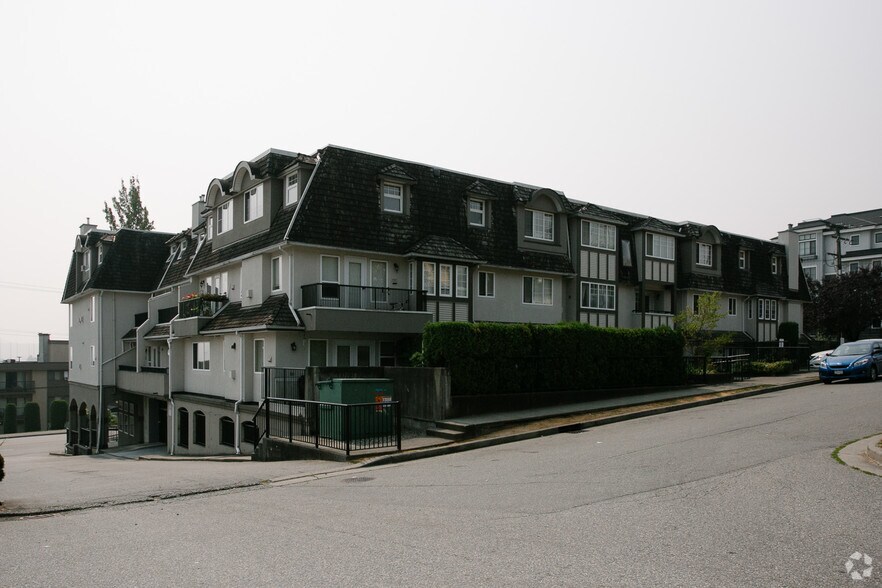 More Photos Of 1001-1011 Brunette Ave, Coquitlam Office For Lease