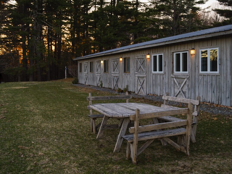 More Photos Of 35 Fawn Ledge Ln, Jamaica Religious Facility For Sale